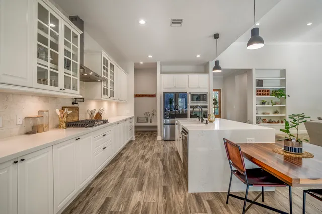 $879,999 | 25202 Wilkes Park Road, Tomball, TX 77375