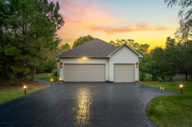 $879,999 | 25202 Wilkes Park Road, Tomball, TX 77375
