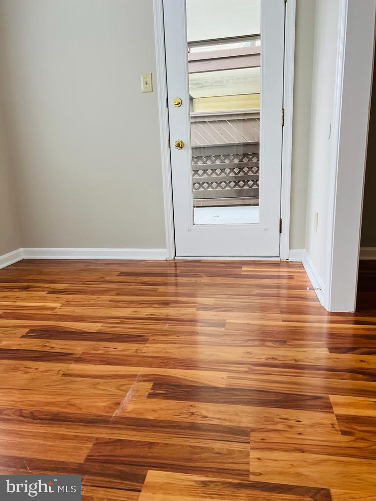9965 Oakton Terrace Road, Unit 9965 Oakton, VA 22124 - Photo 19 of 30