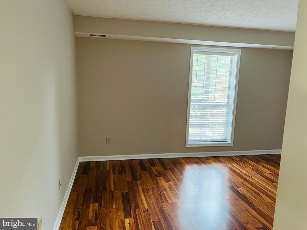 9965 Oakton Terrace Road, Unit 9965 Oakton, VA 22124 - Photo 22 of 30