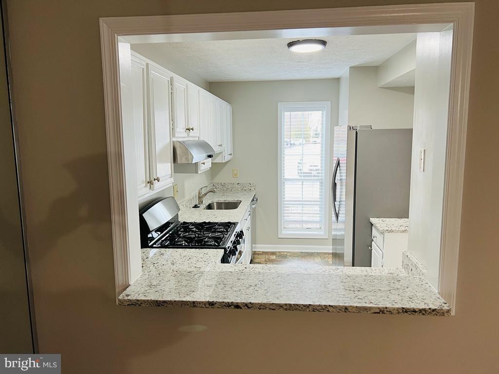 9965 Oakton Terrace Road, Unit 9965 Oakton, VA 22124 - Photo 24 of 30