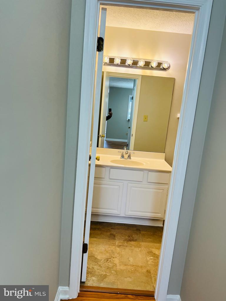 9965 Oakton Terrace Road, Unit 9965 Oakton, VA 22124 - Photo 26 of 30