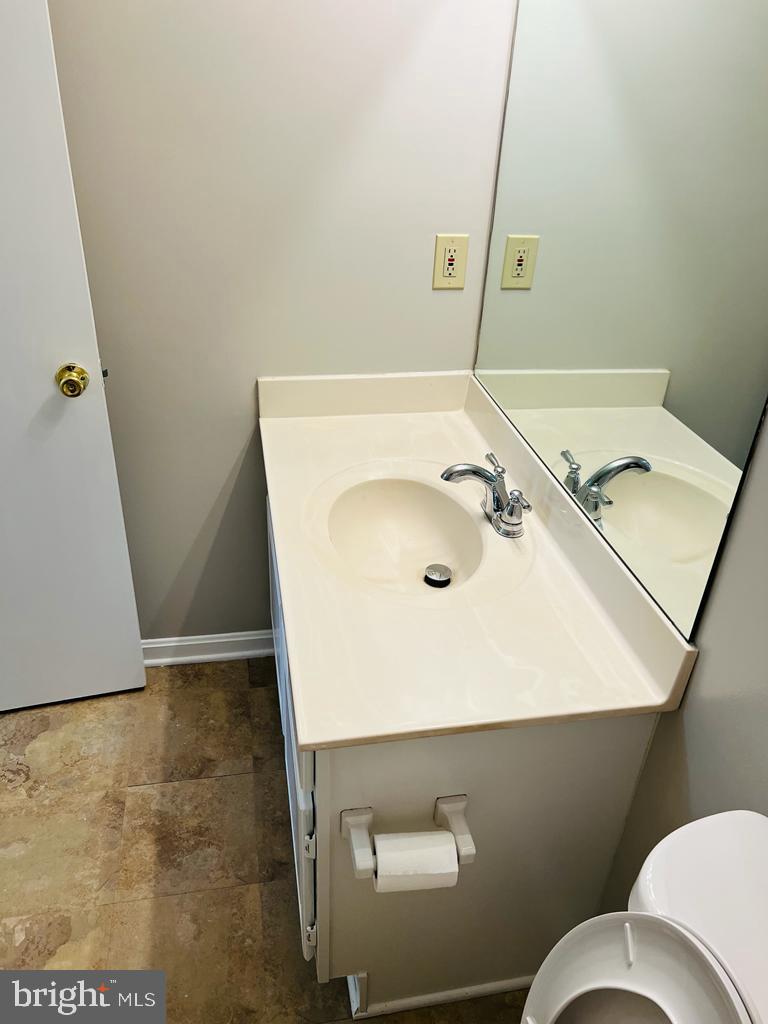 9965 Oakton Terrace Road, Unit 9965 Oakton, VA 22124 - Photo 27 of 30