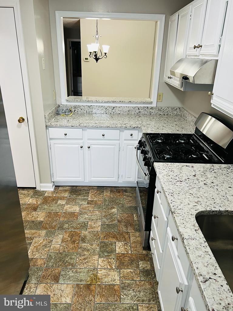 9965 Oakton Terrace Road, Unit 9965 Oakton, VA 22124 - Photo 6 of 30