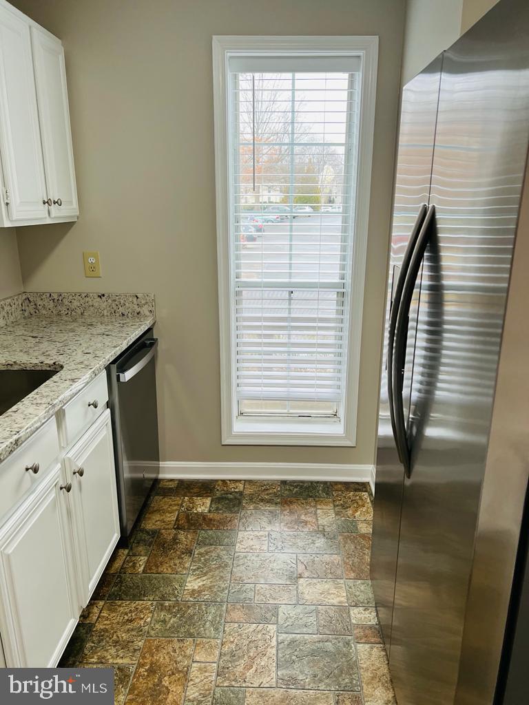 9965 Oakton Terrace Road, Unit 9965 Oakton, VA 22124 - Photo 9 of 30