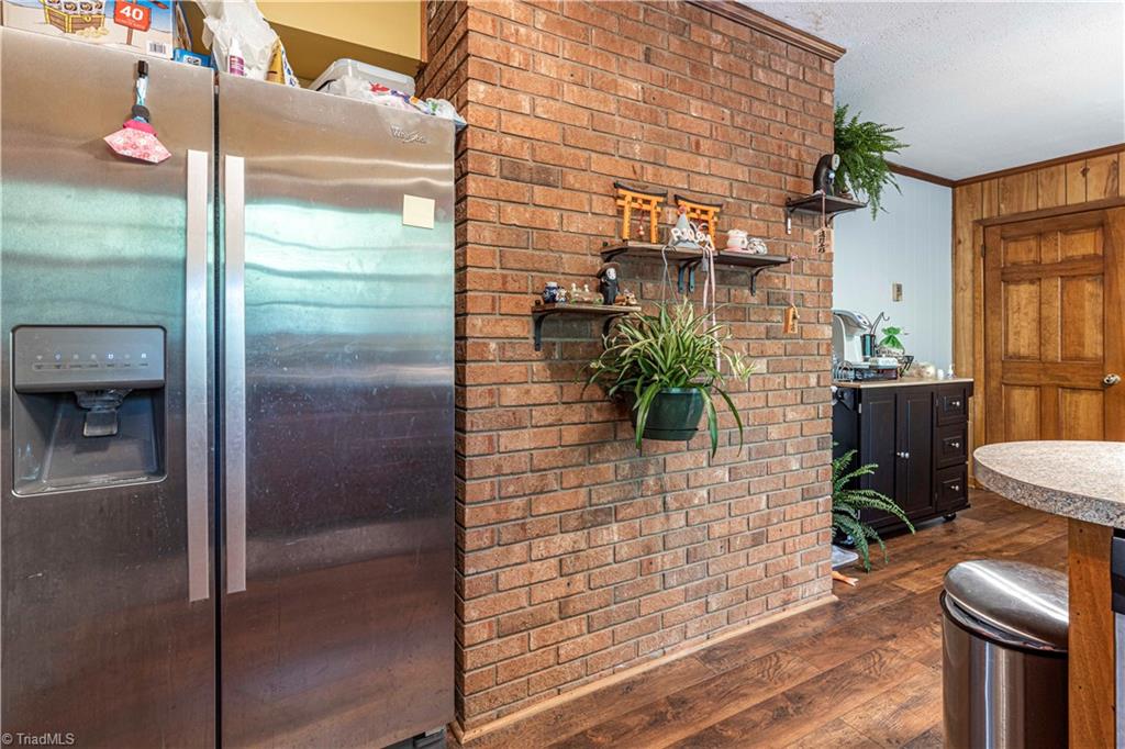 6004 Dehaven Road Pleasant Garden, NC 27313 - Photo 3 of 22 Gallery Image 3