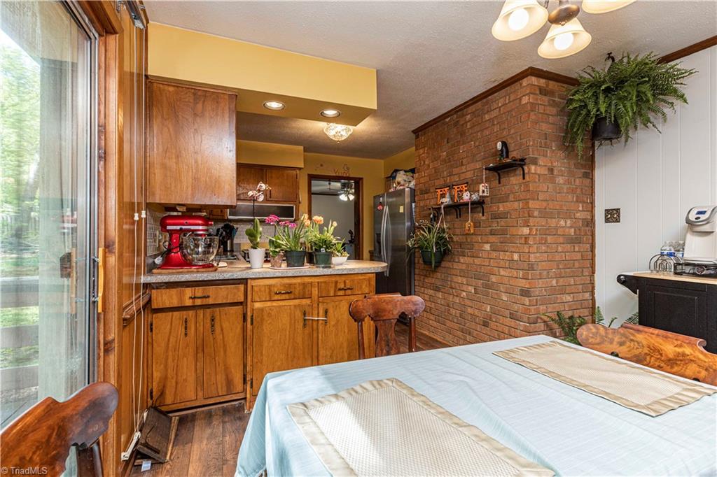 6004 Dehaven Road Pleasant Garden, NC 27313 - Photo 7 of 22 Gallery Image 7