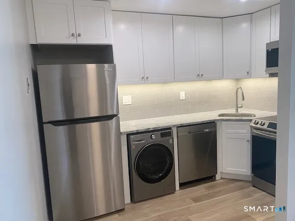 $2,295 | 97 South Main Street, Unit 112, West Hartford, CT 06107