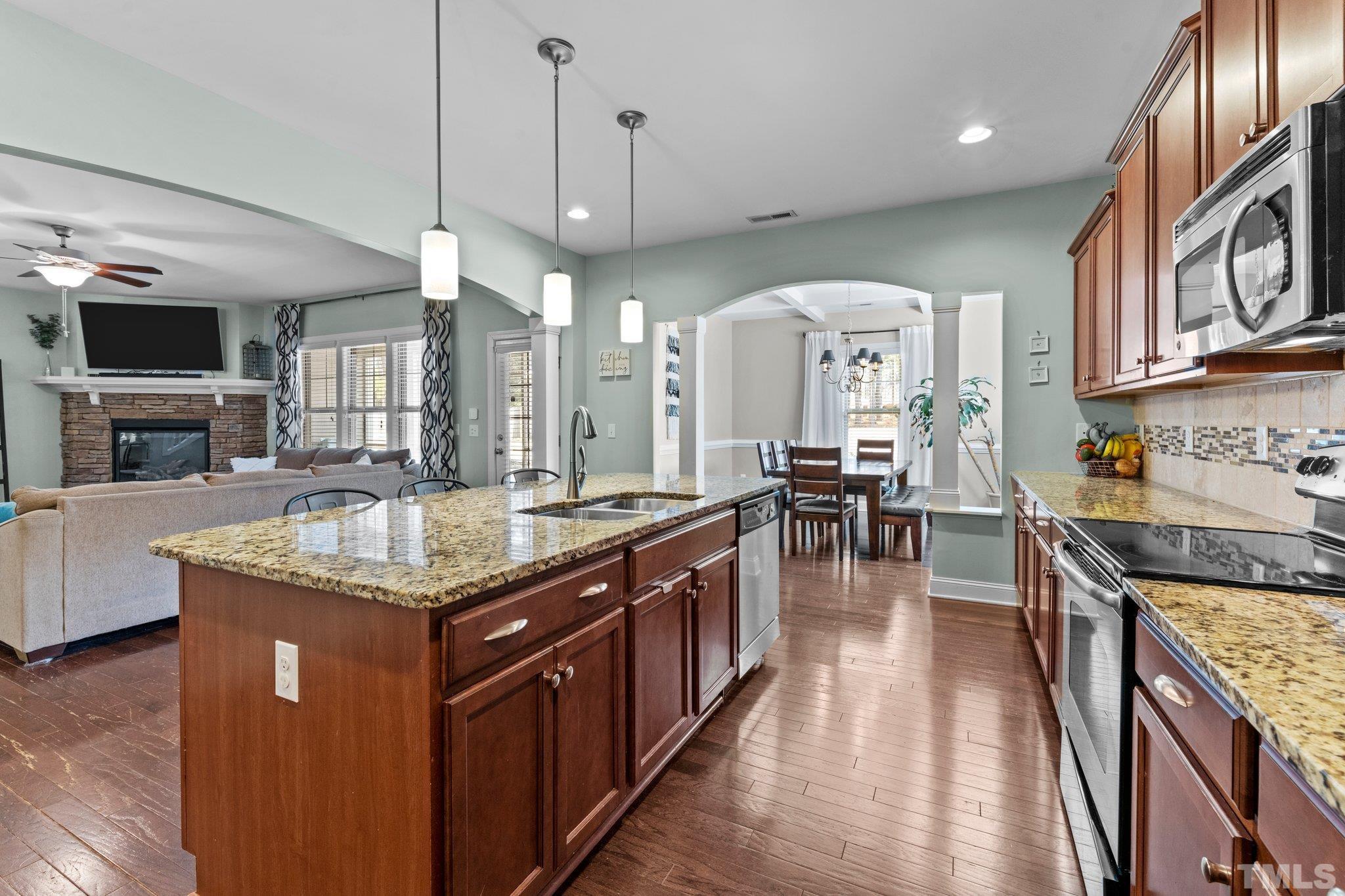 4424 Glengrove Road Raleigh, NC 27616 - Photo 5 of 41