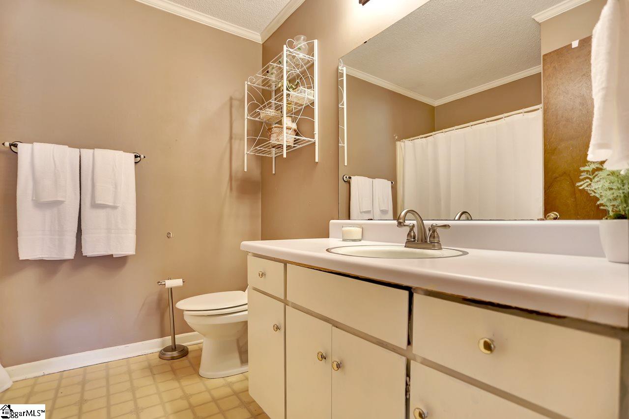906 Devenger Road Greer, SC 29650 - Photo 14 of 26 Gallery Image 14