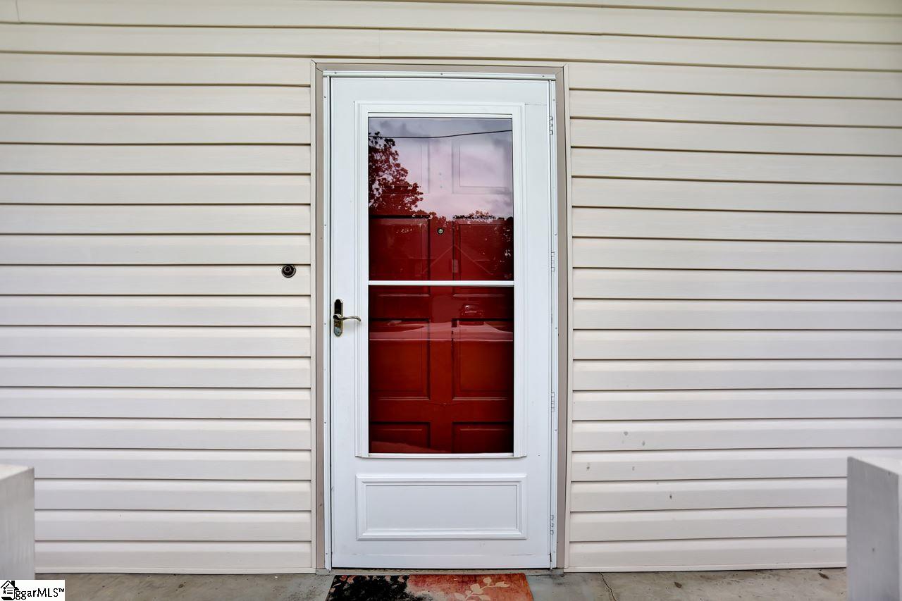 906 Devenger Road Greer, SC 29650 - Photo 4 of 26 Gallery Image 4