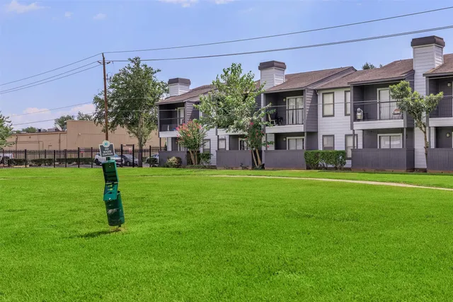 $1,000 | 265 El Dorado Boulevard, Unit 1811, Webster, TX 77598