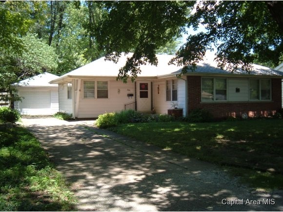 1819 East Hood Street Springfield, IL 62703 - Photo 1 of 12
