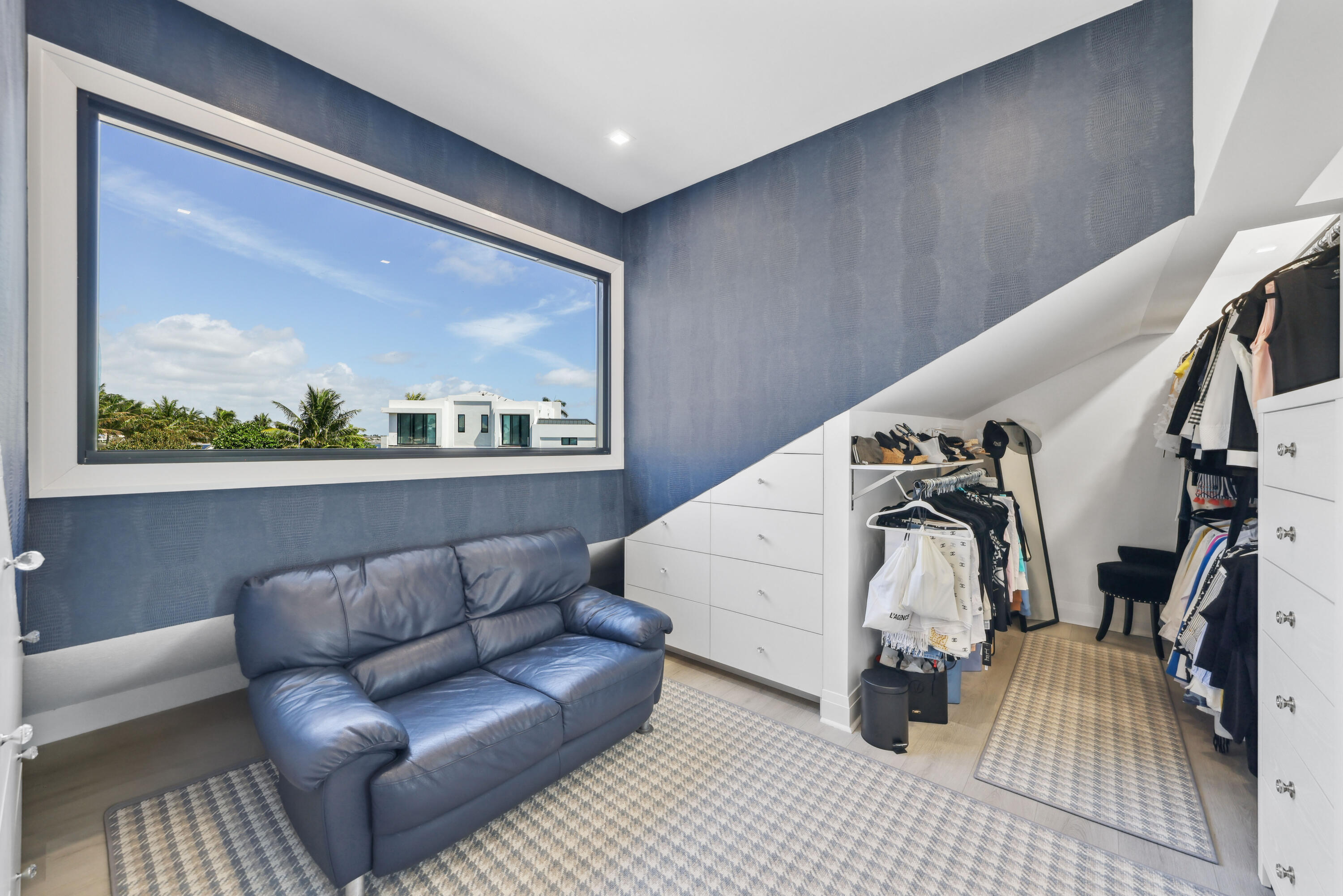125 Marlin Drive Ocean Ridge, FL 33435 - Photo 35 of 122 a view of a living room and a couch
