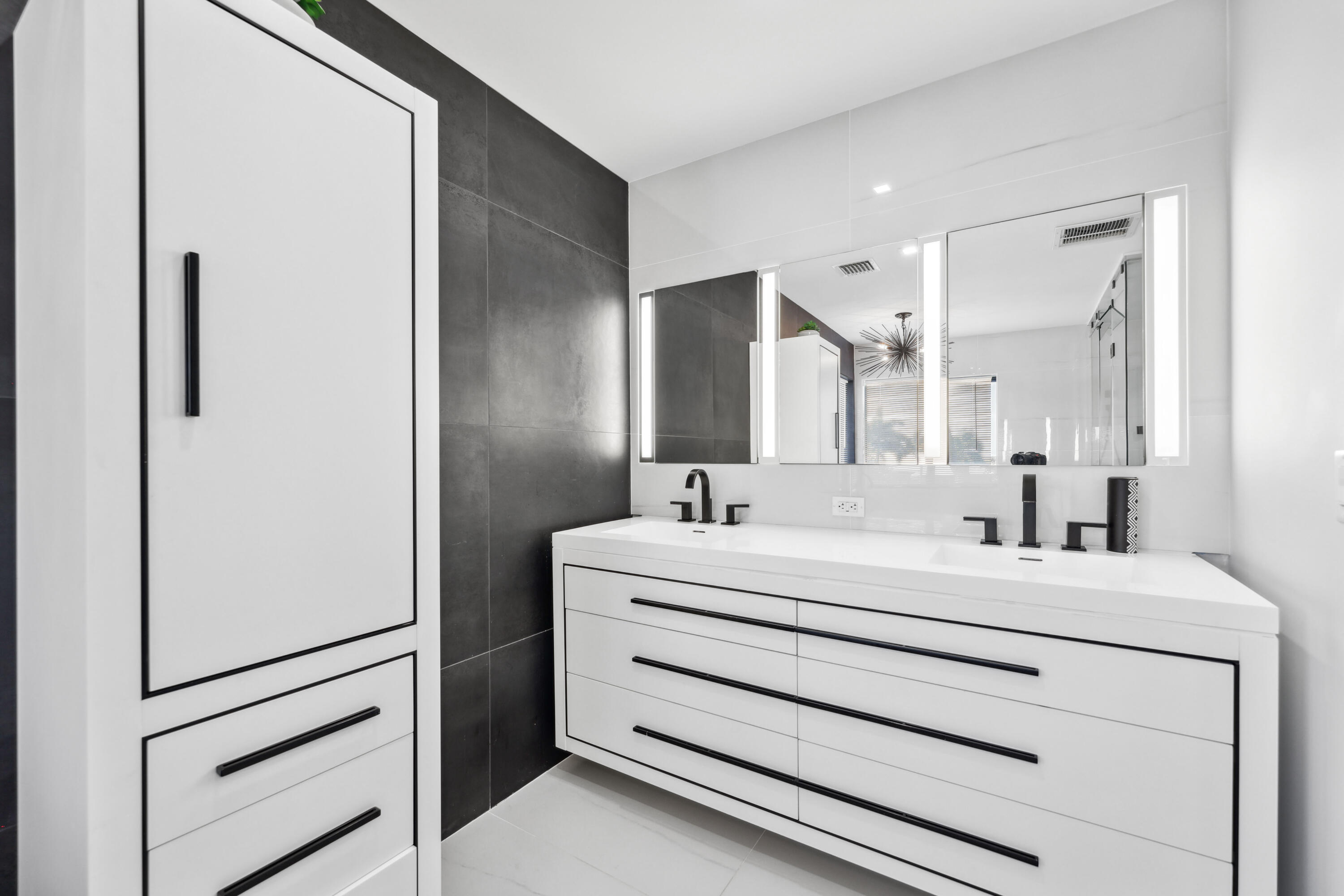 125 Marlin Drive Ocean Ridge, FL 33435 - Photo 40 of 122 Primary Bathroom