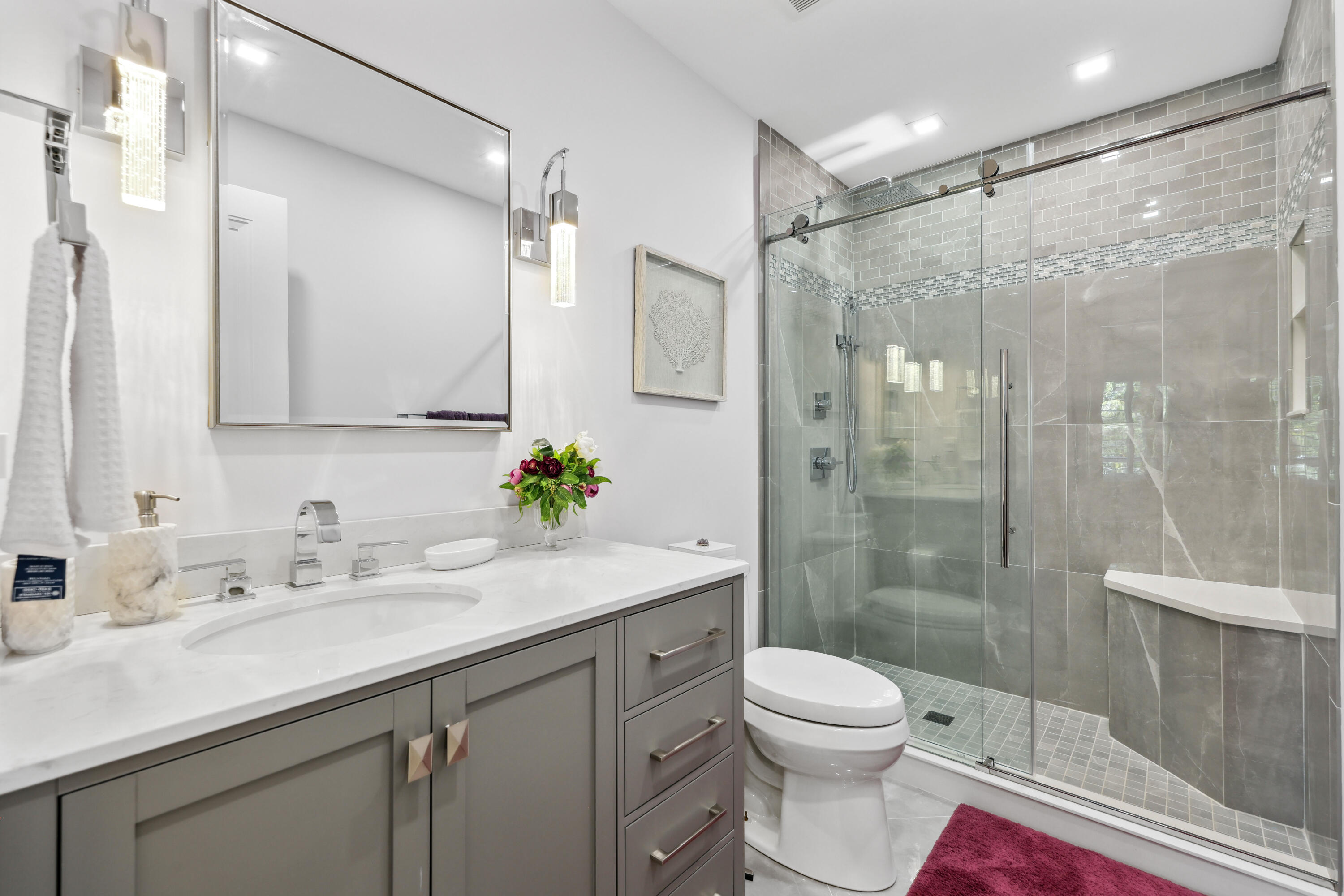 125 Marlin Drive Ocean Ridge, FL 33435 - Photo 51 of 122 Guest Bathroom