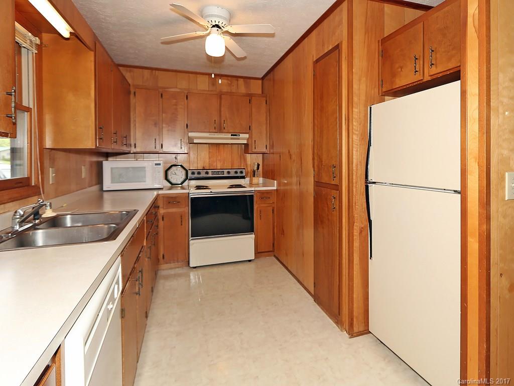 436 Stoney Ridge Loop Maggie Valley, NC 28751 - Photo 3 of 16