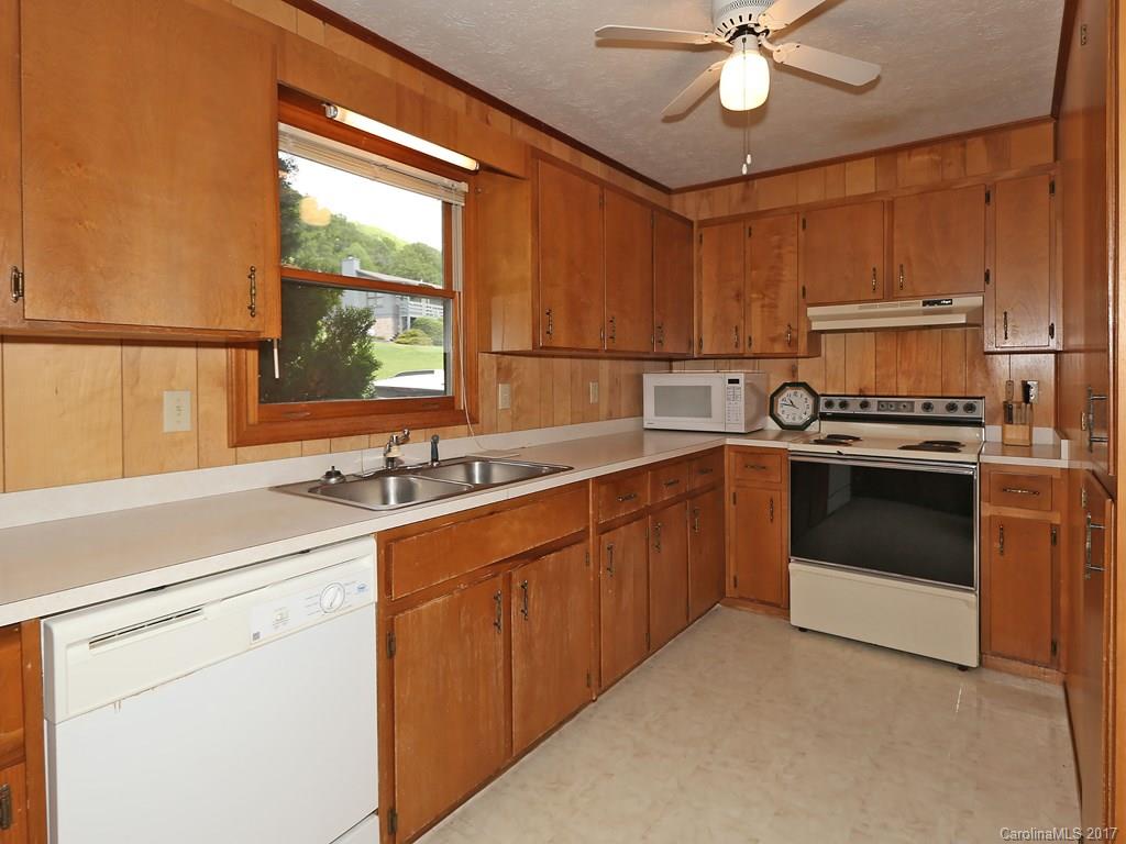 436 Stoney Ridge Loop Maggie Valley, NC 28751 - Photo 4 of 16