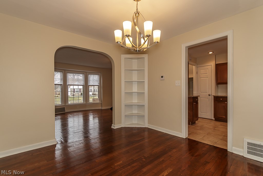 3729 Pennington Road Cleveland, OH 44120 - Photo 12 of 30
