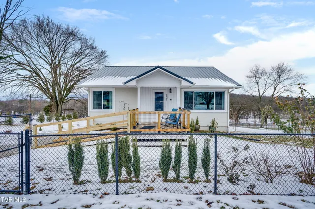 $175,000 | 332 Bay Street, Mount Carmel, TN 37645