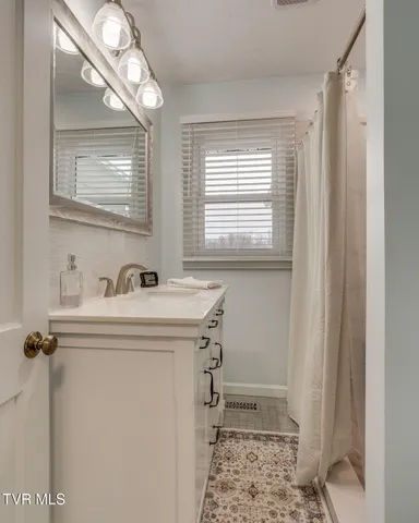 $175,000 | 332 Bay Street, Mount Carmel, TN 37645