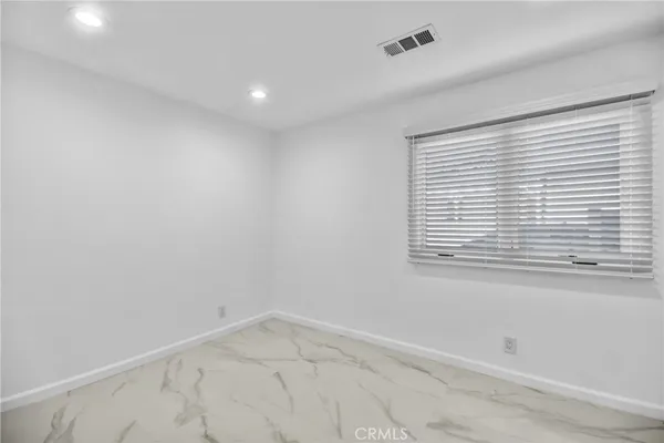 $3,800 | 696 East 9th Street, Unit A, Upland, CA 91786