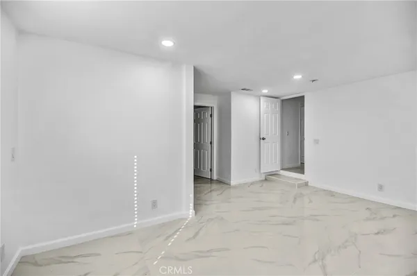 $3,800 | 696 East 9th Street, Unit A, Upland, CA 91786