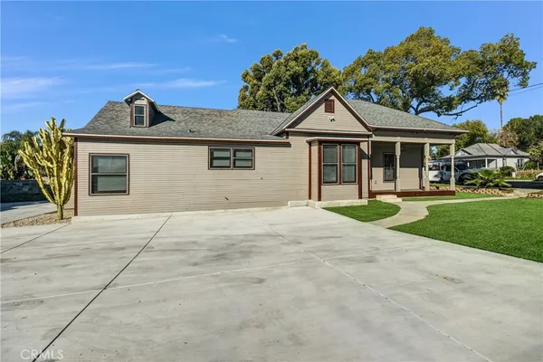 $3,800 | 696 East 9th Street, Unit A, Upland, CA 91786