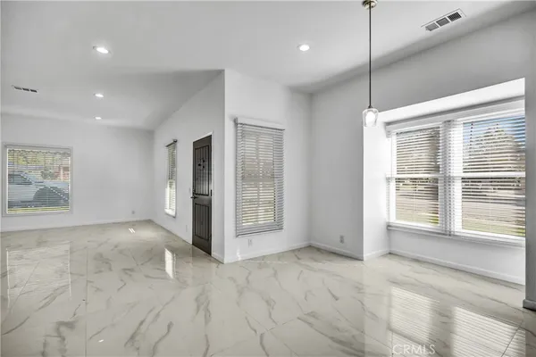 $3,800 | 696 East 9th Street, Unit A, Upland, CA 91786