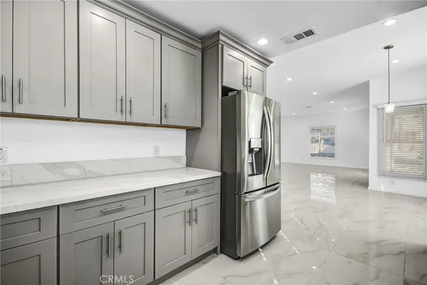 $3,800 | 696 East 9th Street, Unit A, Upland, CA 91786