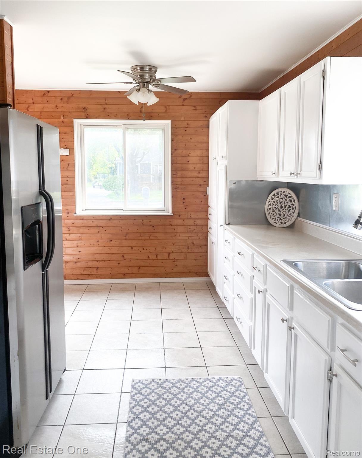 15274 Oldham Street Taylor, MI 48180 - Photo 10 of 18 10.jpg
