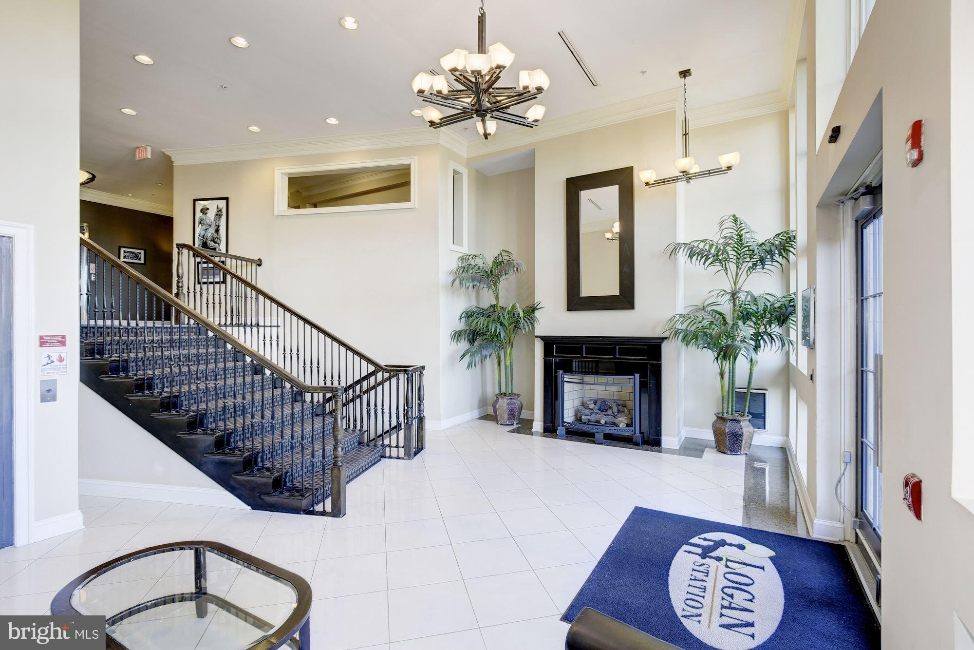 1210 R Street Northwest, Unit 303 Washington, DC 20009 - Photo 2 of 27 Interior (General)