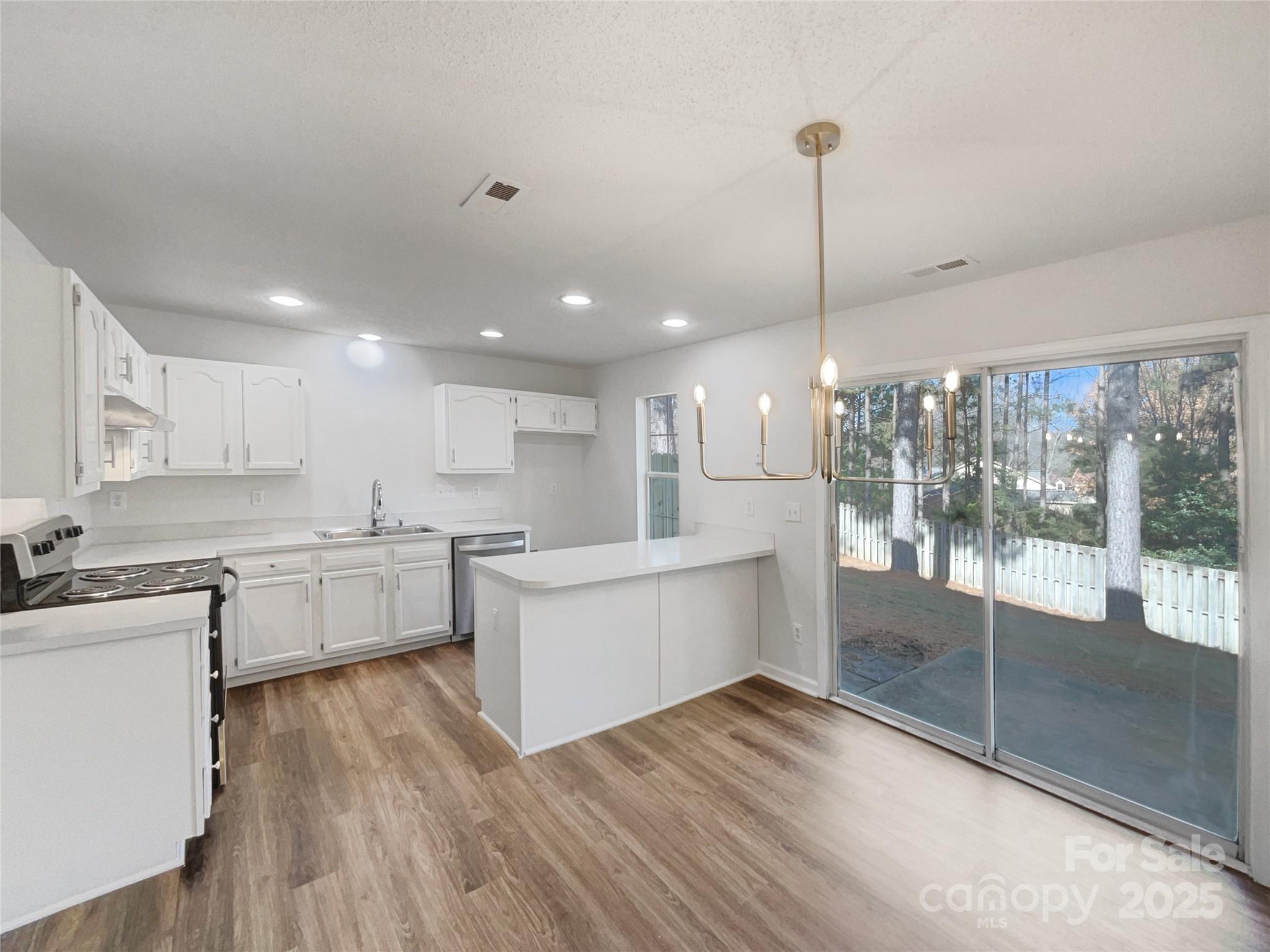 9028 4 Mile Creek Road Charlotte, NC 28277 - Photo 9 of 20