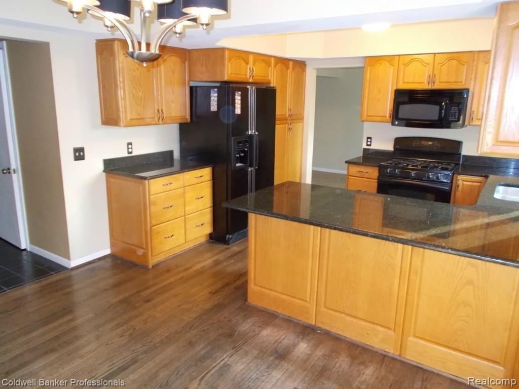 351 Torrent Court Rochester Hills, MI 48307 - Photo 6 of 21