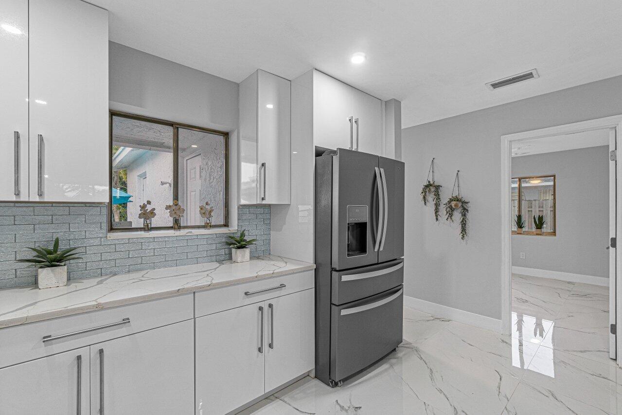 22217 Southwest 62nd Court Boca Raton, FL 33428 - Photo 11 of 38 022-22217Southwest62ndCourt-BocaRaton-FL