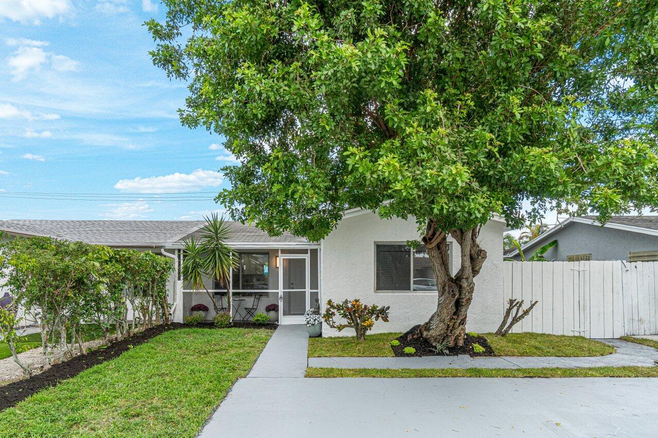 22217 Southwest 62nd Court Boca Raton, FL 33428 - Photo 13 of 38 004-22217Southwest62ndCourt-BocaRaton-FL