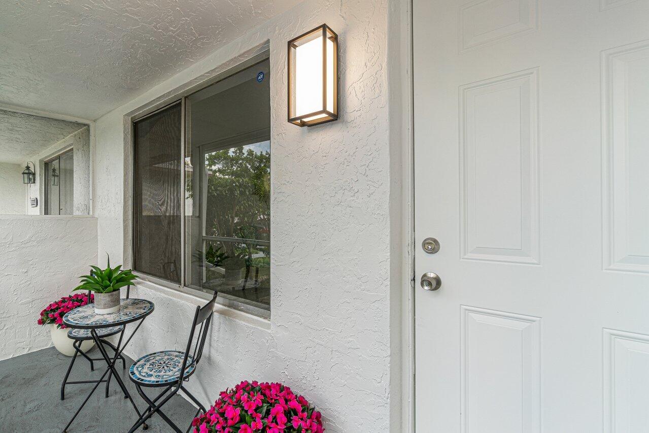 22217 Southwest 62nd Court Boca Raton, FL 33428 - Photo 4 of 38 006-22217Southwest62ndCourt-BocaRaton-FL