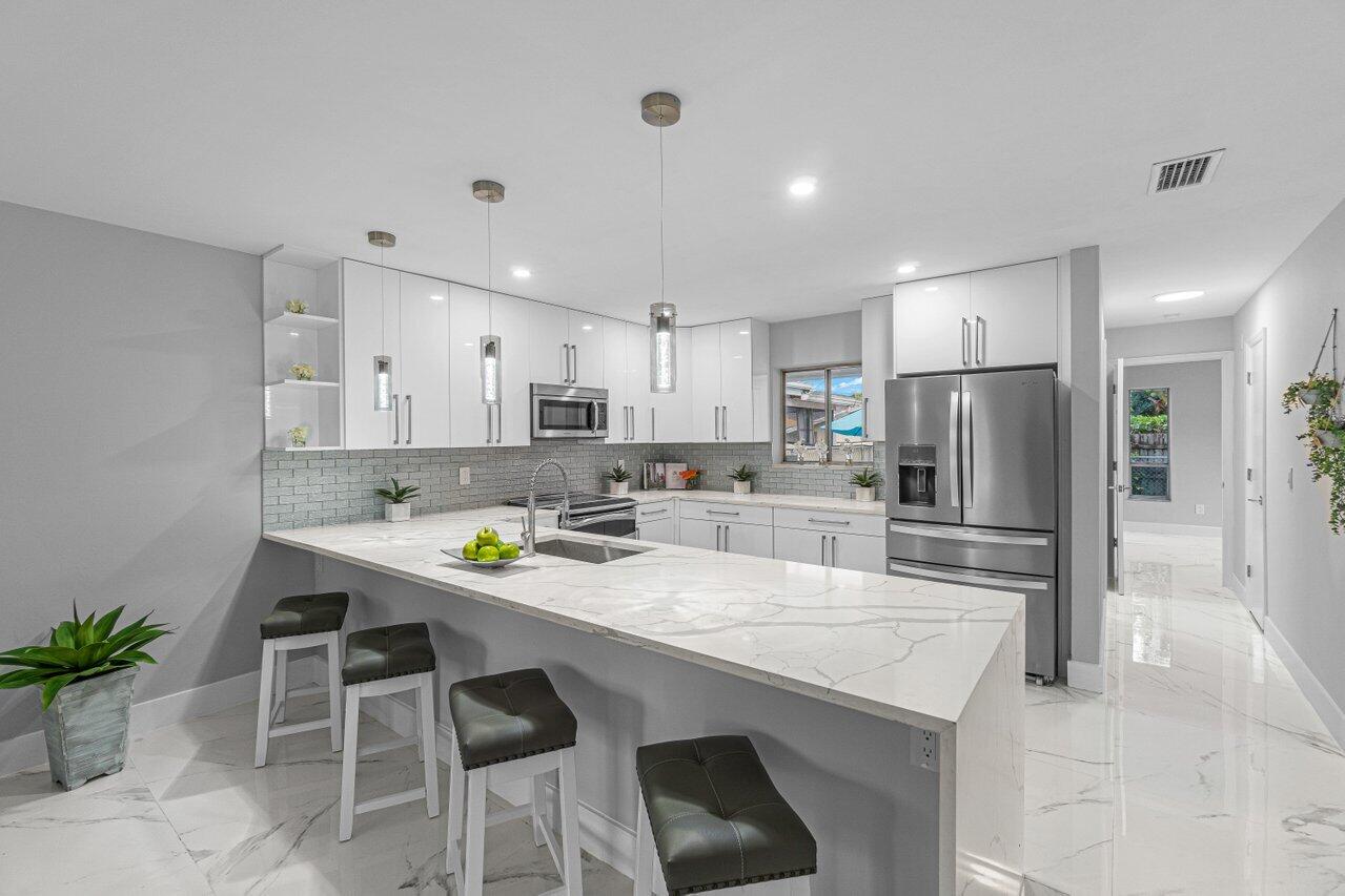22217 Southwest 62nd Court Boca Raton, FL 33428 - Photo 8 of 38 018-22217Southwest62ndCourt-BocaRaton-FL