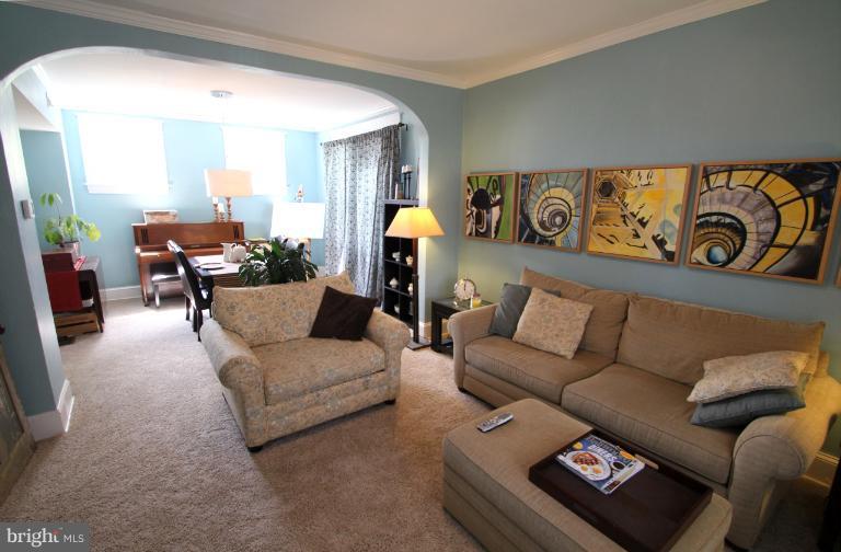 641 Tunbridge Road Baltimore, MD 21212 - Photo 2 of 29 Living Room