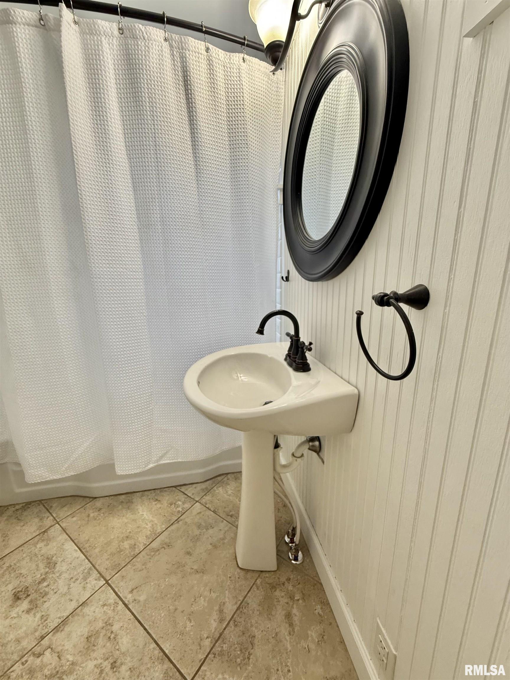 330 North Sycamore Terrace Canton, IL 61520 - Photo 23 of 34 Gallery Image 23