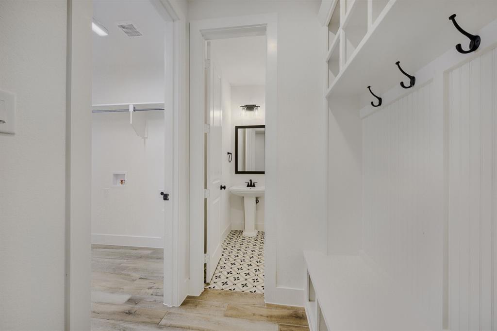242 Buffalo Boulevard Rhome, TX 76078 - Photo 19 of 28 a bathroom with a shower