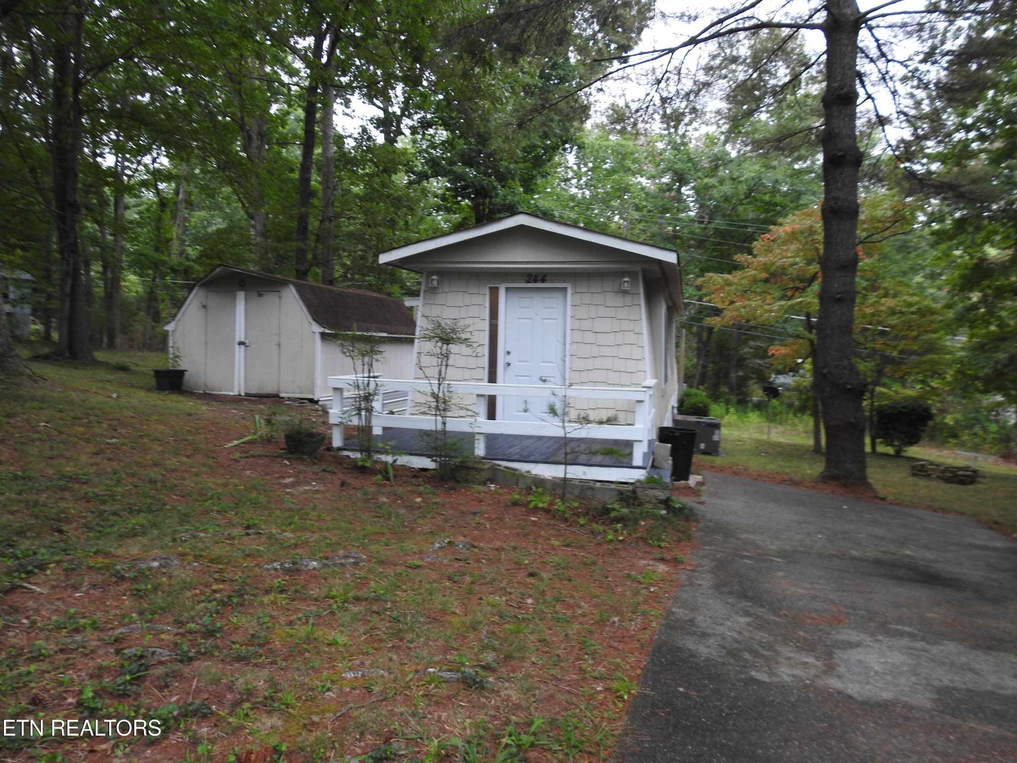 244 Rugby Road Crossville, TN 38558 - Photo 2 of 42 Gallery Image 2