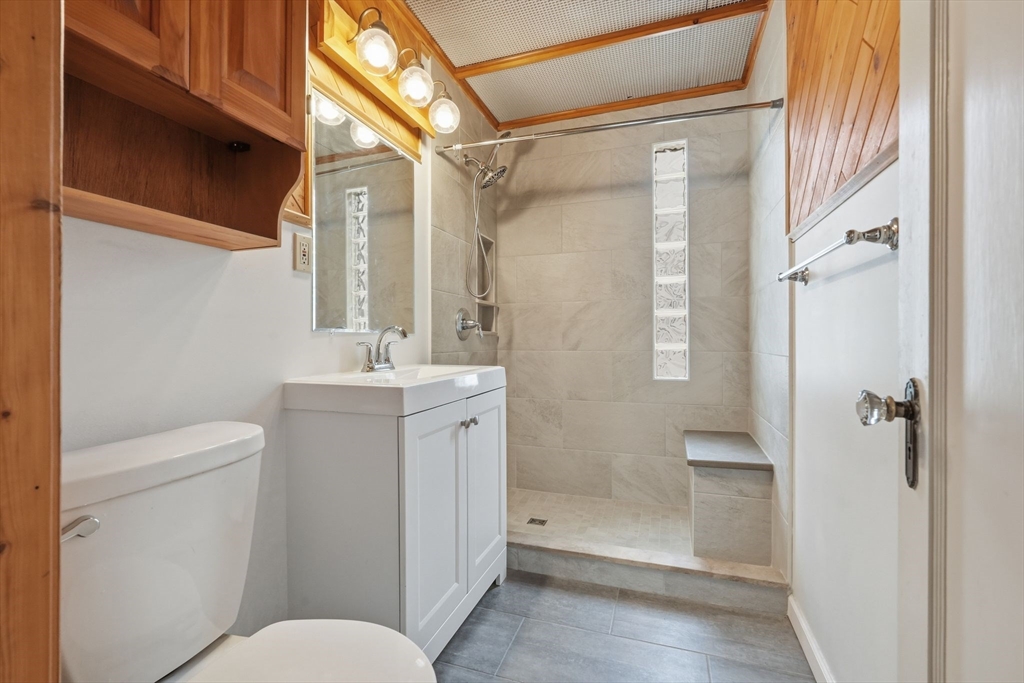 17-19 Howes Street Springfield, MA 01118 - Photo 32 of 42