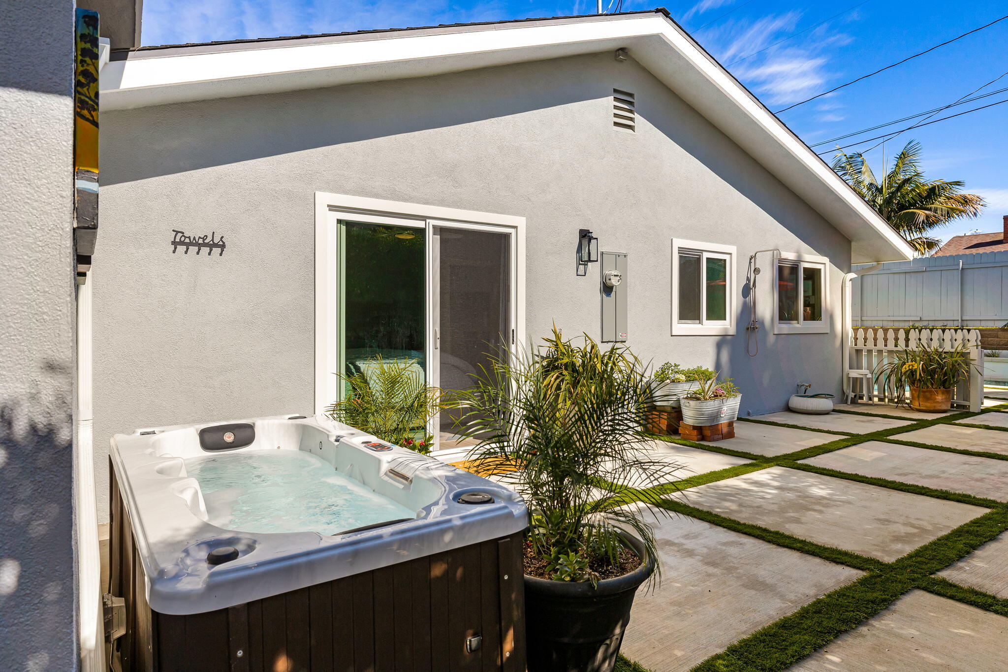 1330 La Manida Street Carpinteria, CA 93013 - Photo 26 of 35 46-web-or-mls-UpmarketMedia_1330LaMan-15