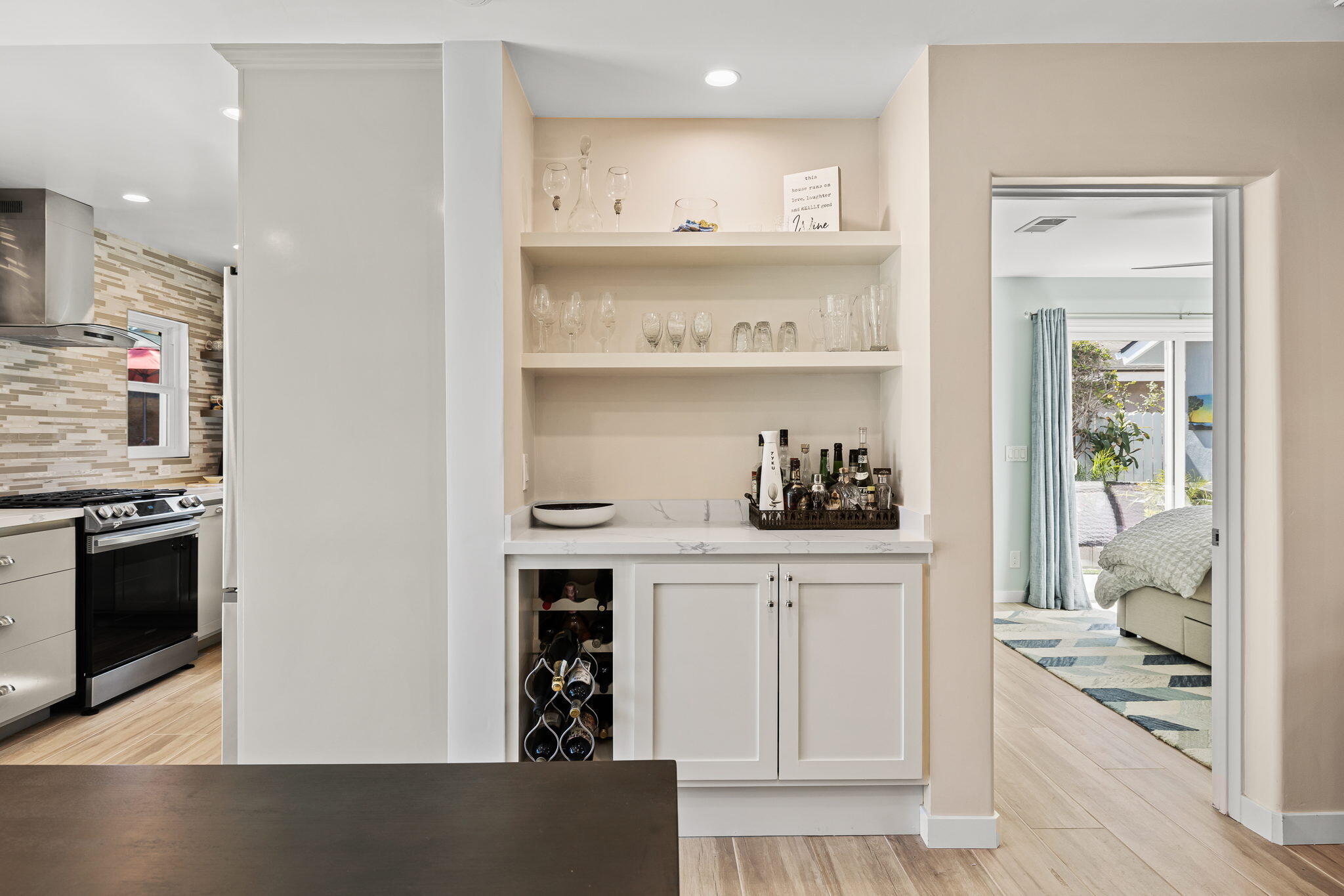 1330 La Manida Street Carpinteria, CA 93013 - Photo 6 of 35 15-web-or-mls-UpmarketMedia_1330LaMan-37