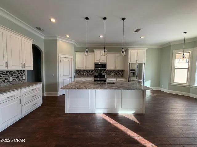 $3,100 | 4528 Tropical Drive, Panama City, FL 32404