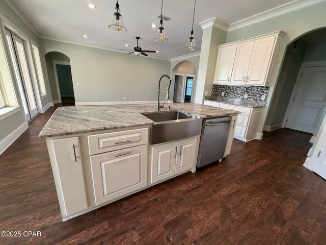 $3,100 | 4528 Tropical Drive, Panama City, FL 32404