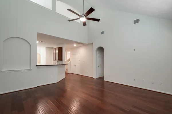 $2,400 | 10019 Lynnwood Drive, Baytown, TX 77521