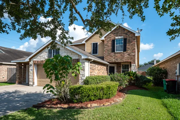 $2,400 | 10019 Lynnwood Drive, Baytown, TX 77521