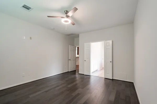 $2,400 | 10019 Lynnwood Drive, Baytown, TX 77521